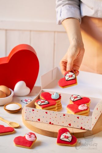 IT sütisdoboz szives 23,5*16*5cm 1db